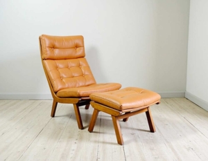 Ledersessel mit Hocker